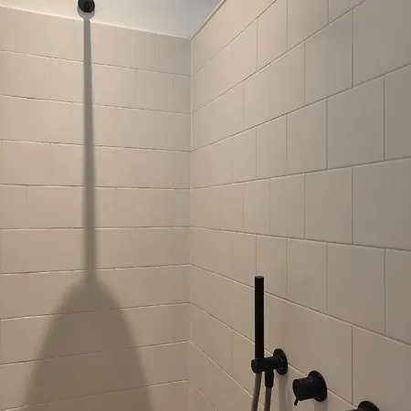 Monumental Bathhouse, Free Parking *